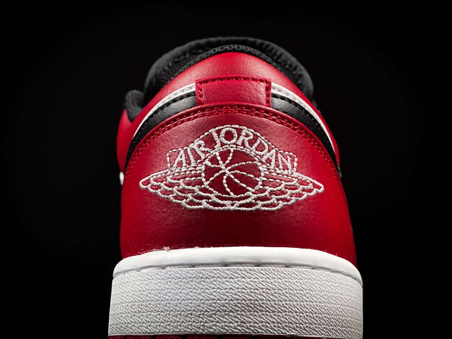 Jordan 1 Low Bred Toe